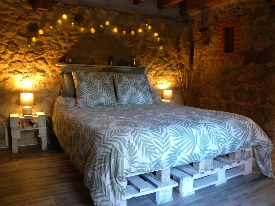 Double Room, Non Smoking, Courtyard View | Free WiFi