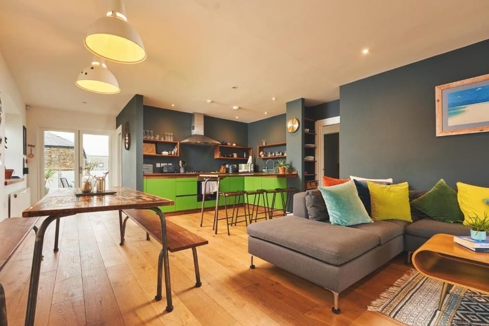 Apartment, Balcony, River View | Living area