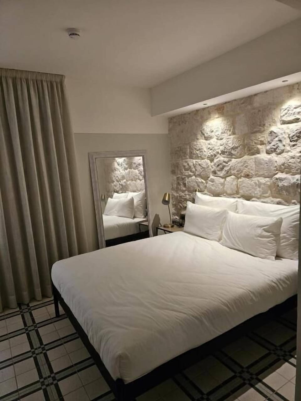 Luxury Double or Twin Room, Bay View | In-room safe, blackout drapes, iron/ironing board, free WiFi
