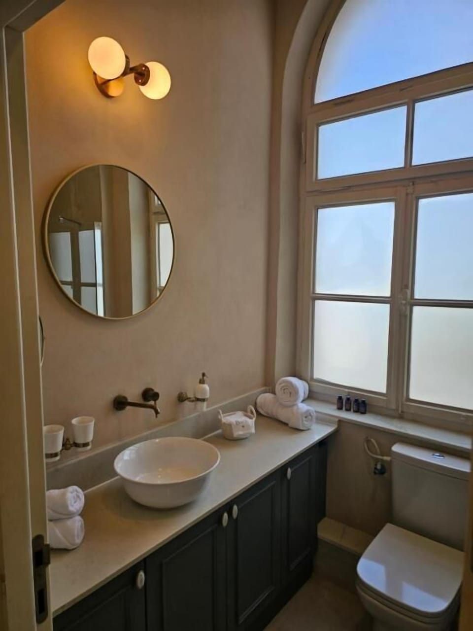 Superior Double Room, Courtyard View | Bathroom | Free toiletries, hair dryer, towels, soap