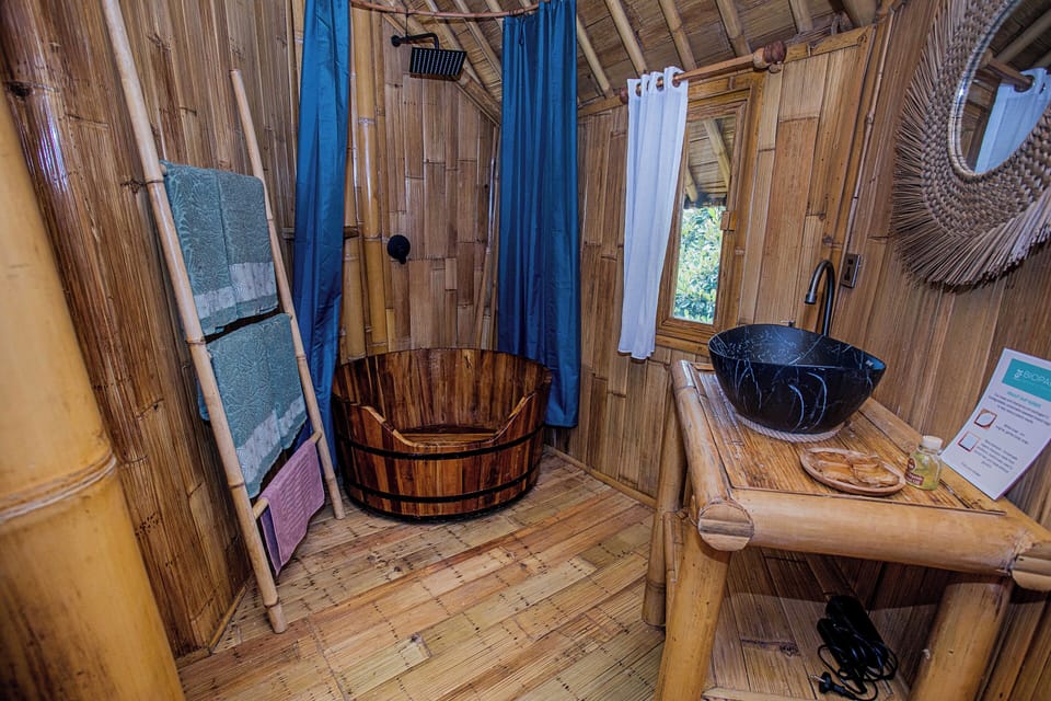 Deluxe Bungalow, Balcony, Sea View | Bathroom