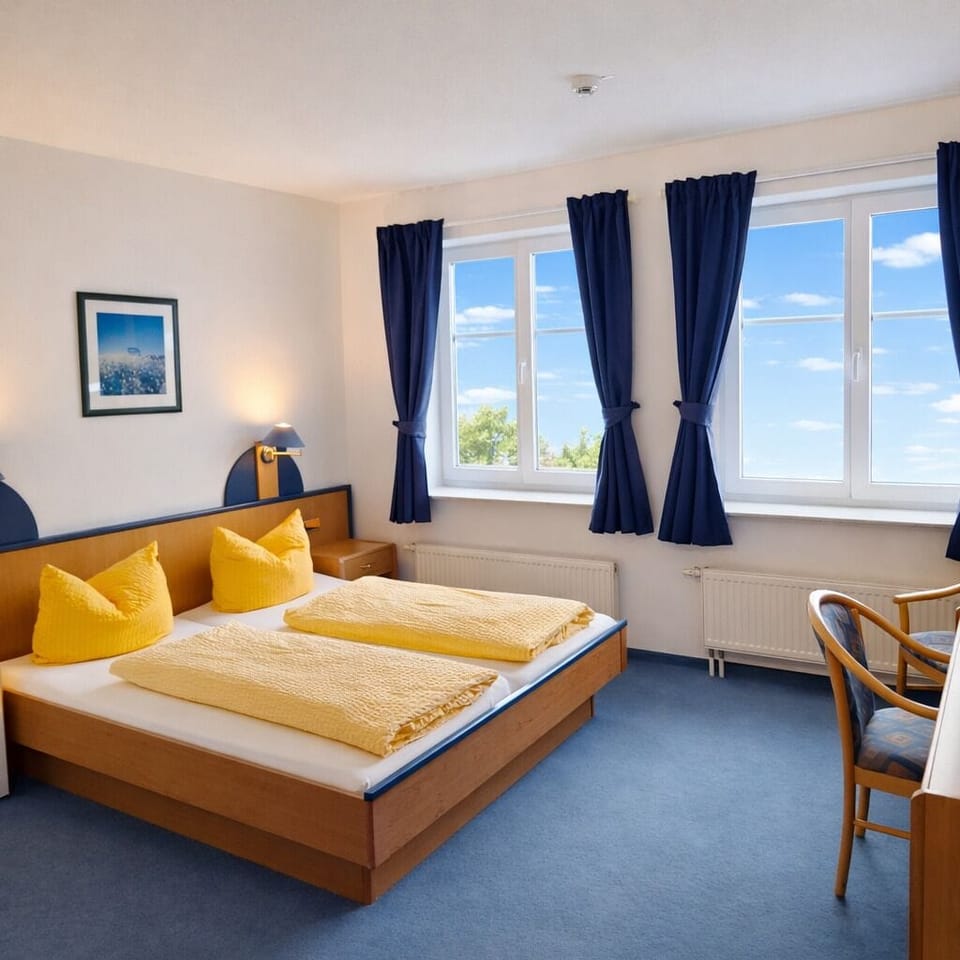 Double Room | Hypo-allergenic bedding, minibar, in-room safe, blackout drapes