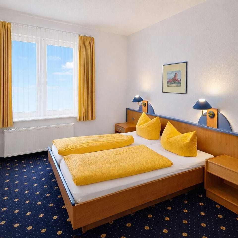Double Room | Hypo-allergenic bedding, minibar, in-room safe, blackout drapes