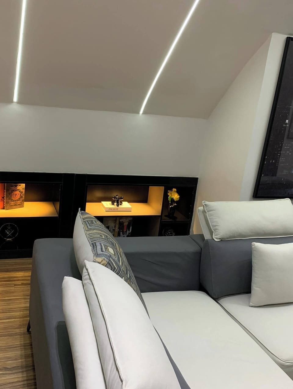 Deluxe Room, Balcony, City View | Interior