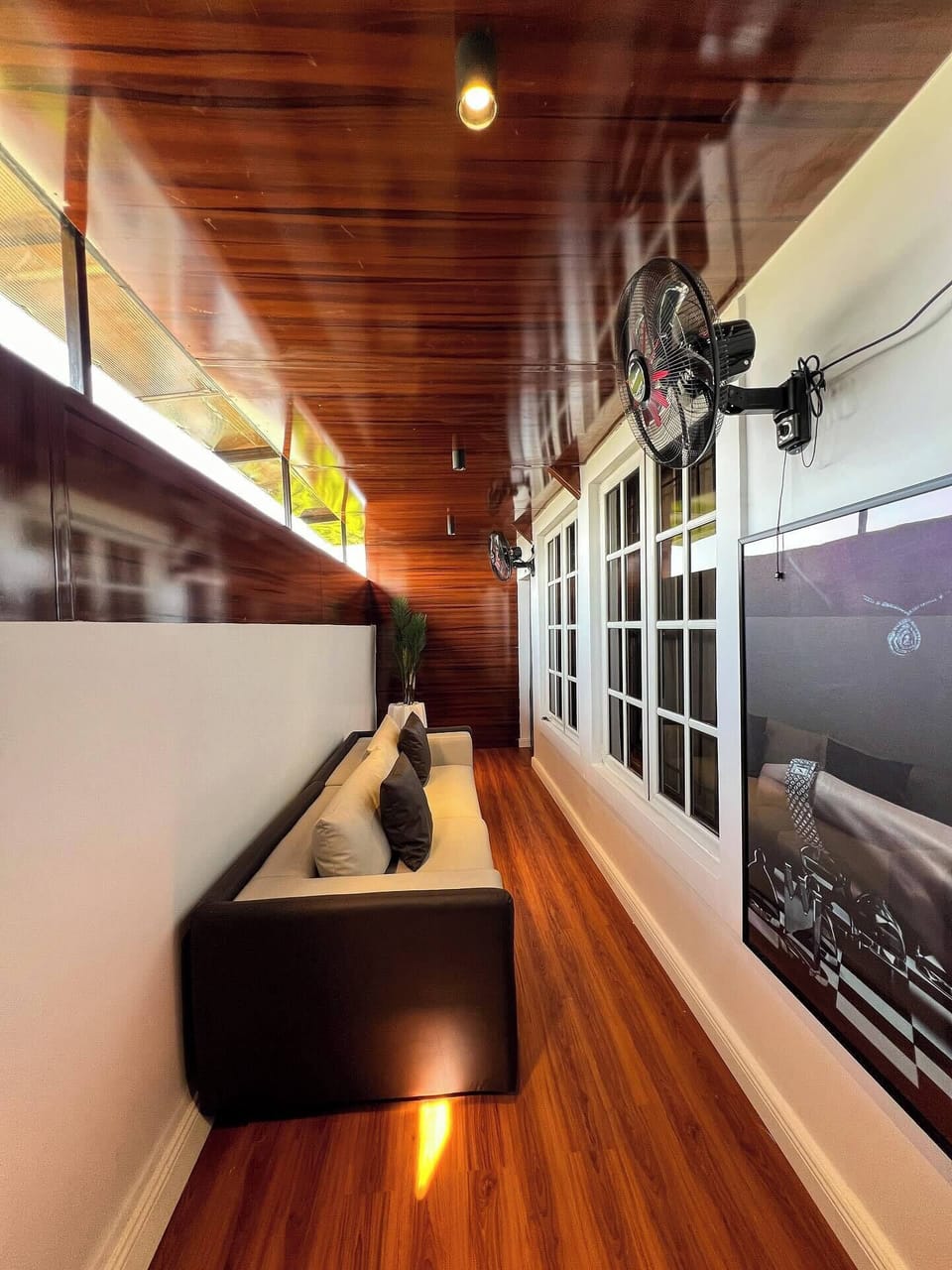 Deluxe Room, Balcony, City View | Interior