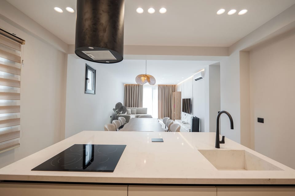 Comfort Villa, Balcony, Pool View | Interior