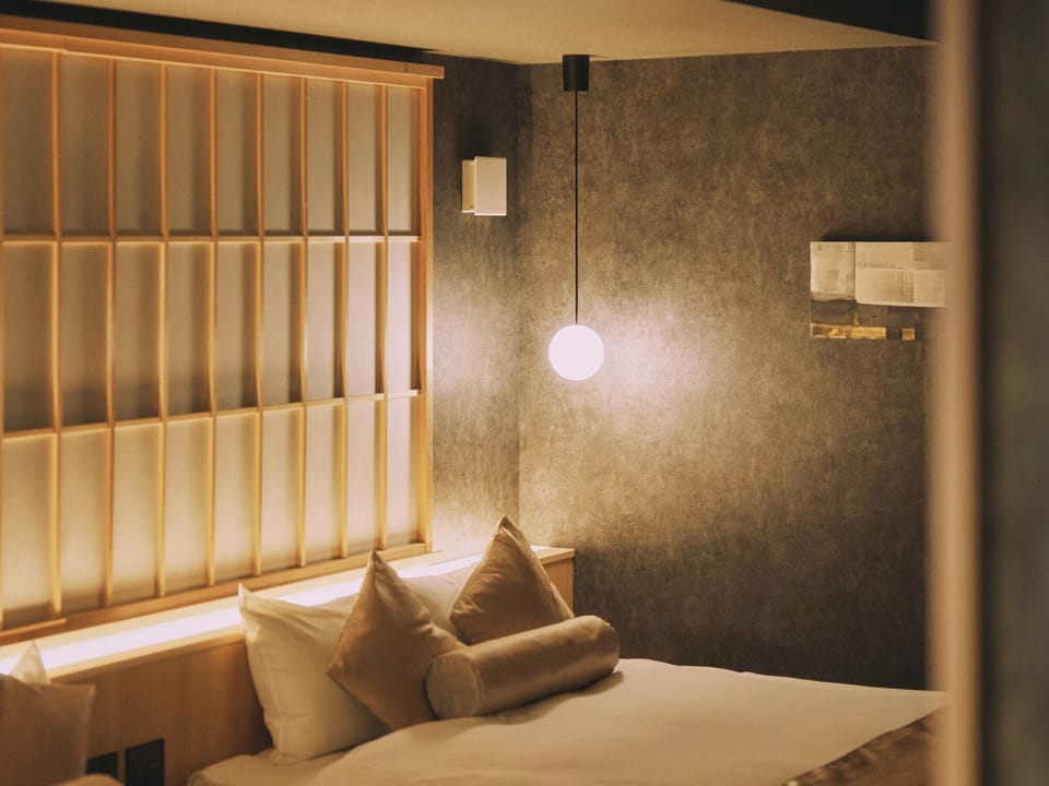 Family Suite | Desk, laptop workspace, free WiFi, bed sheets