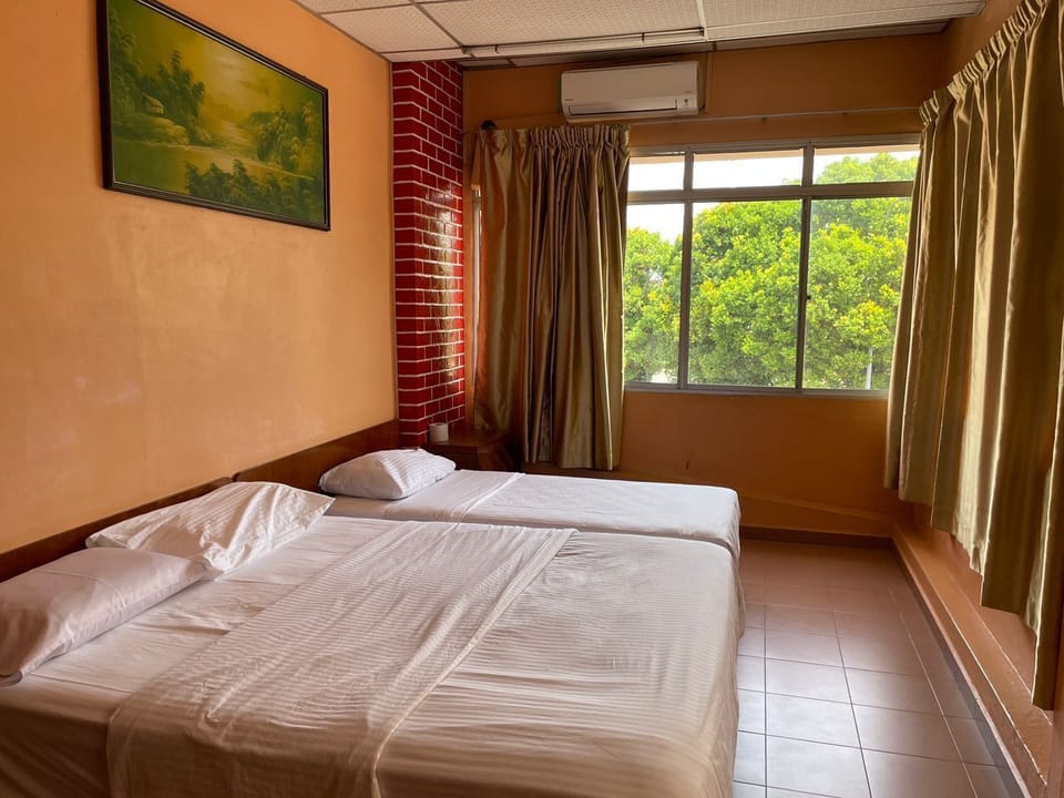 Standard Triple Room | WiFi (free), bed sheets