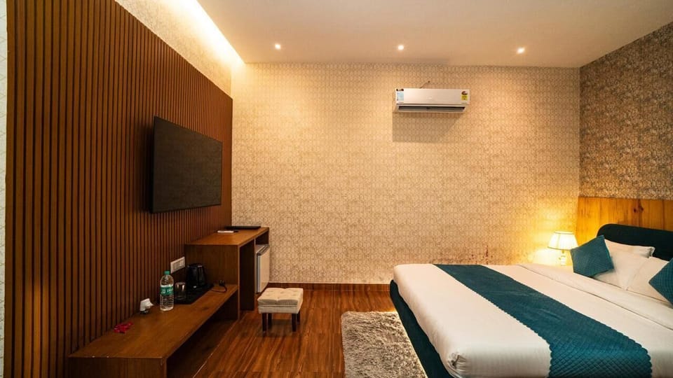 Family Suite, Balcony, Hill View