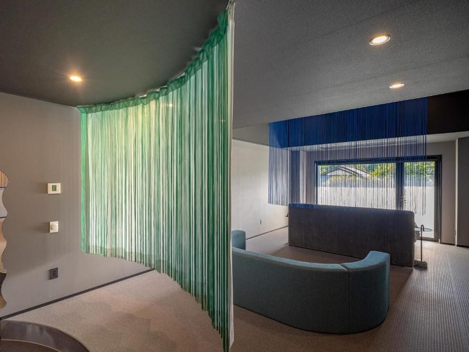 Luxury Suite, Balcony, Mountain View | Interior