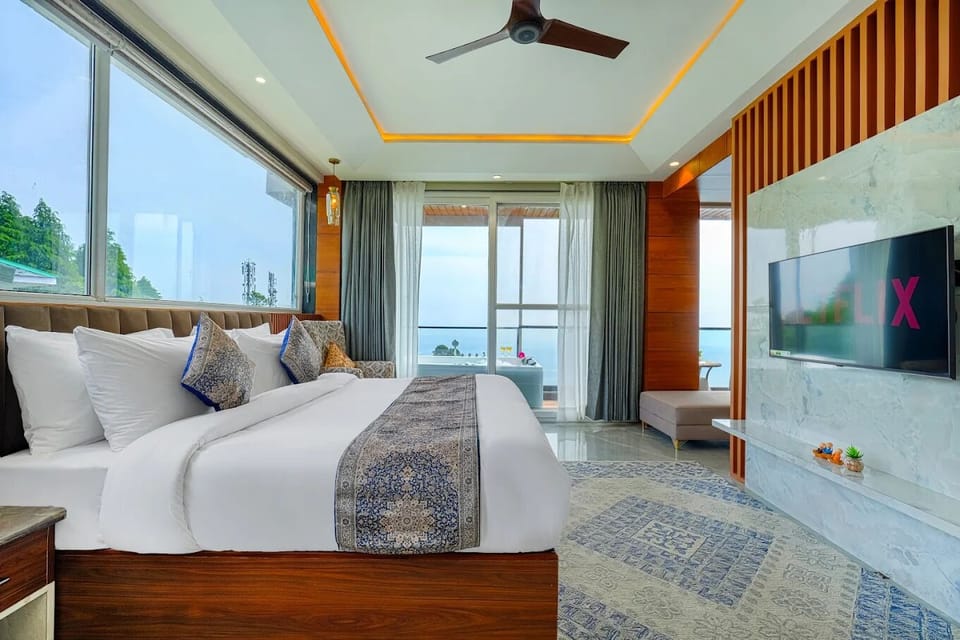 Signature Double Room | Desk, laptop workspace, free WiFi