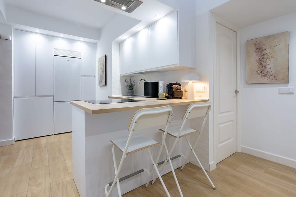 Apartment (2 Bedrooms) | Private kitchen | Full-size fridge, microwave, stovetop, dishwasher