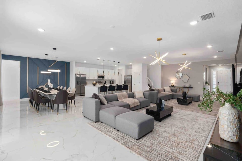 House | 15 bedrooms