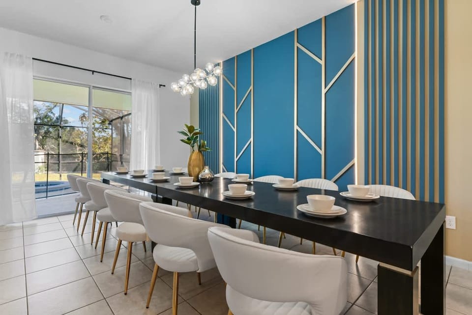 House | 12 bedrooms