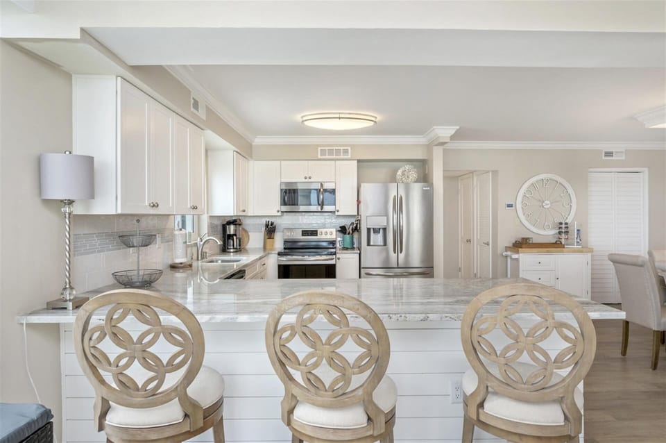 Condo, 3 Bedrooms | Private kitchen | Coffee/tea maker, fridge, oven, toaster