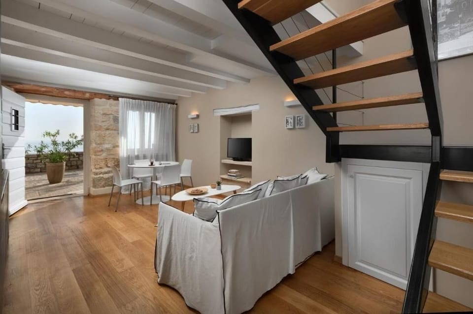 Apartment, Patio, Sea View | Interior