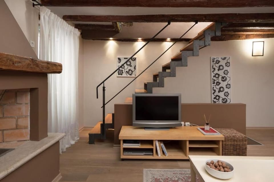 House, City View | Interior