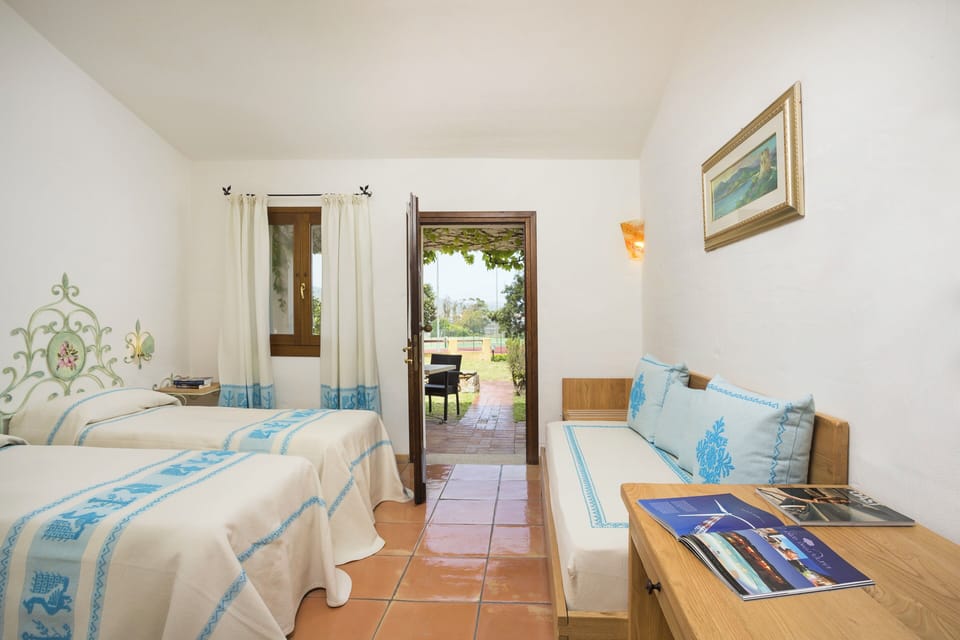 Deluxe Double or Twin Room | Minibar, in-room safe, free cribs/infant beds, free WiFi