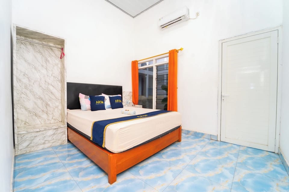 Standard Double Room | Free WiFi, bed sheets
