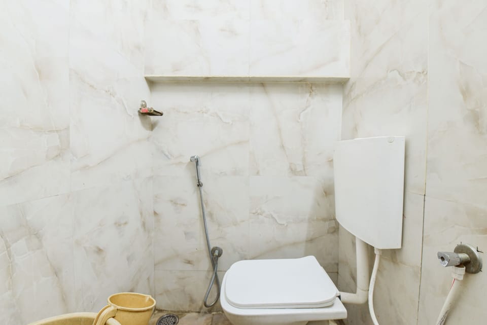 Standard Double Room, City View | Bathroom | Shower, towels, soap, shampoo