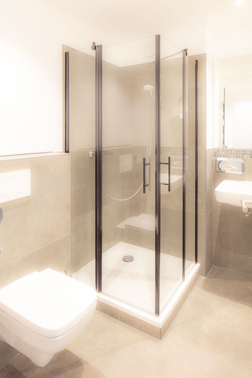 Deluxe Double Room, Private Bathroom | Bathroom