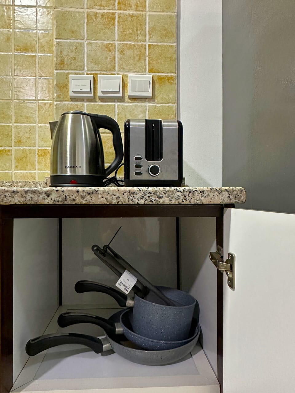 Apartment, 1 Bedroom, Non Smoking, City View | Coffee and/or coffee maker