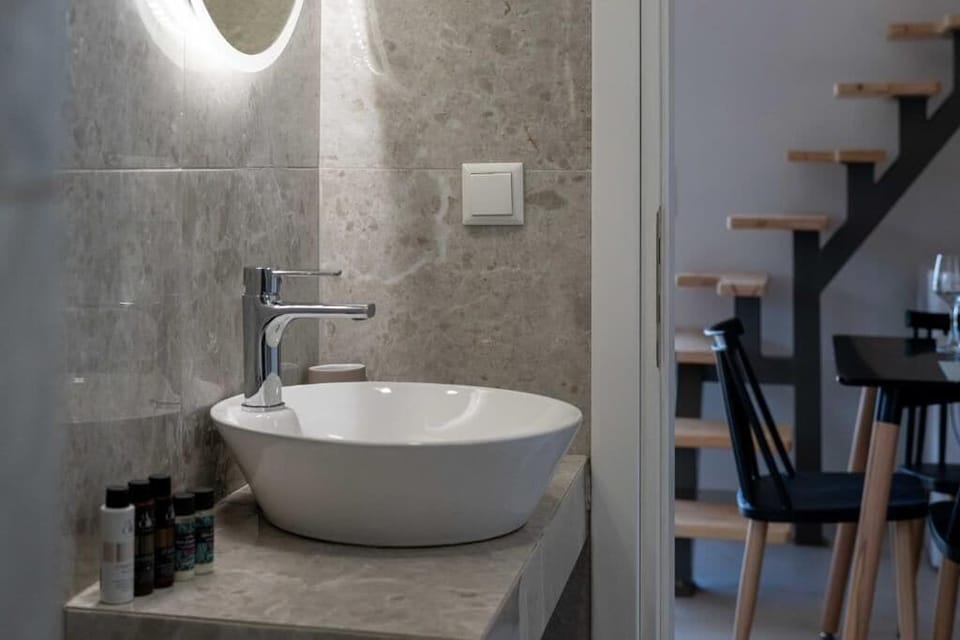 Suite, Balcony, Sea View | Interior