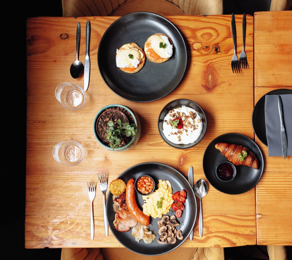 Daily buffet breakfast (ZAR 270 per person)