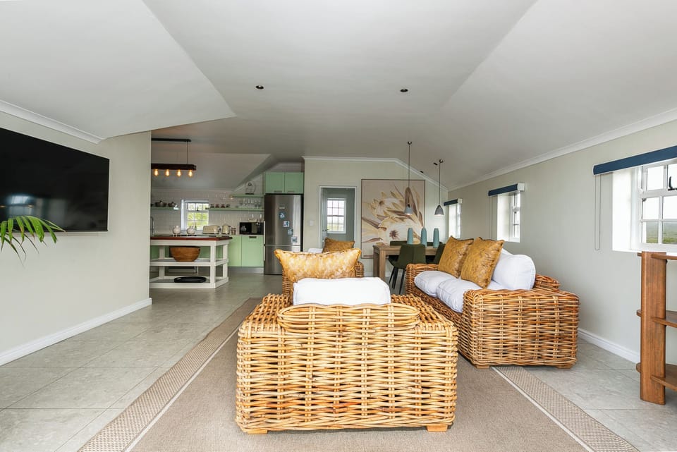 Standard Apartment, 2 Bedrooms, Non Smoking, Partial Ocean View | Living area | 18-inch Smart TV with satellite channels, Netflix, streaming services