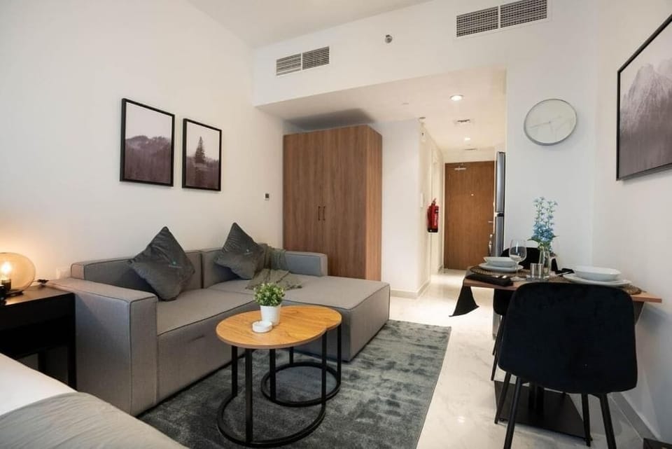 Apartment, Balcony | Living area
