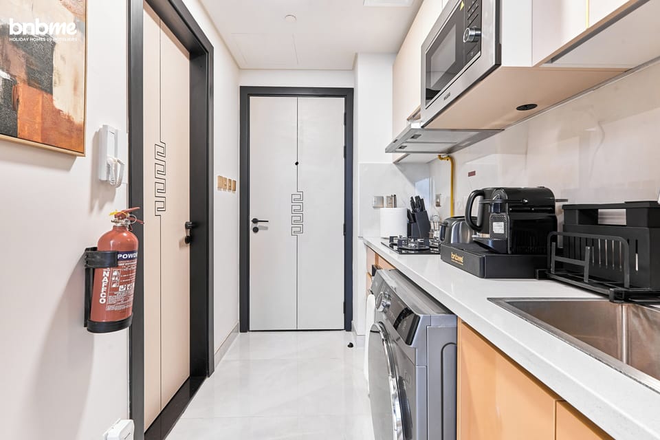 Luxury Apartment, Balcony, City View | Private kitchen