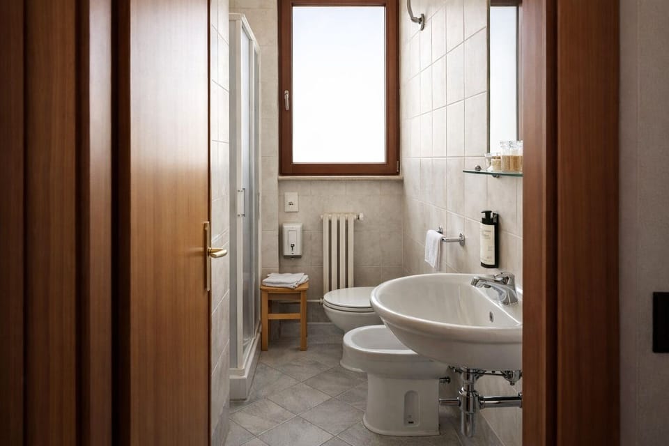 Double or Twin Room | Bathroom