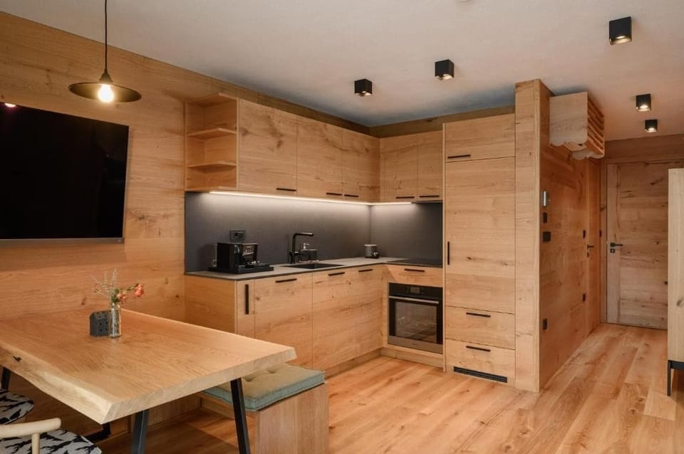 Comfort Apartment, Balcony, Mountain View | Private kitchen | Electric kettle