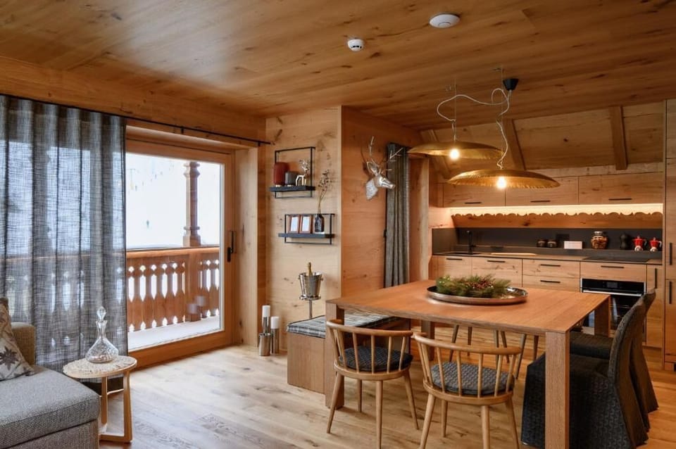 Comfort Apartment, Balcony, Mountain View | Interior