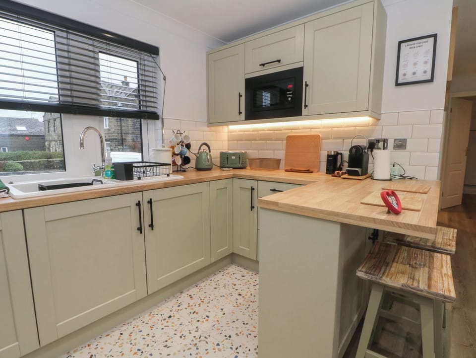 Dishwasher, cookware/dishes/utensils