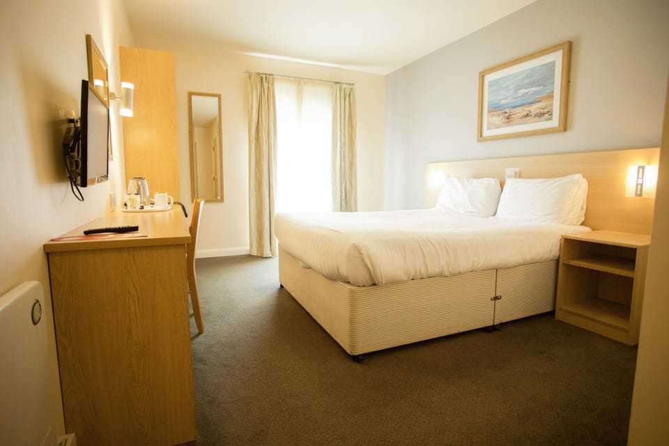 Desk, iron/ironing board, free WiFi