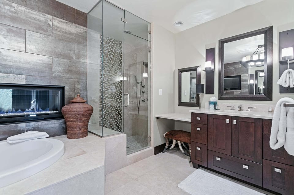 Flagstaff 204 - Ski-in/ski-out Mountain Retreat - 3br 3 Bedroom Condo Apartment in Park City