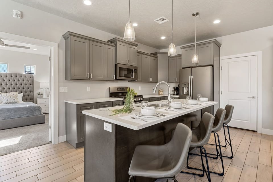 Townhome, 6 Bedrooms | Private kitchen | Coffee/tea maker, fridge, oven, toaster