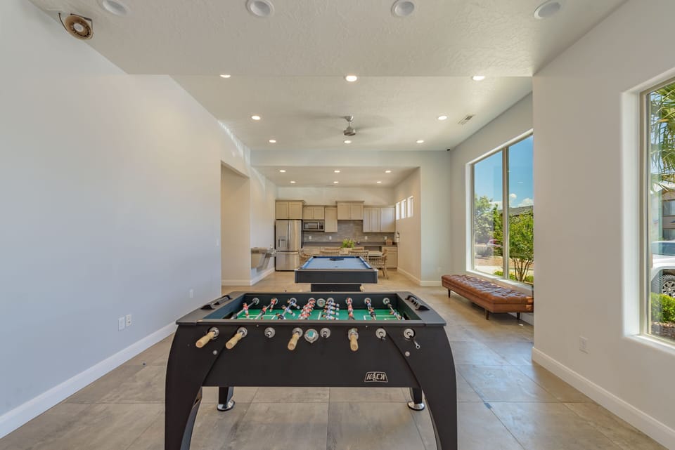 Townhome, 6 Bedrooms | Game room