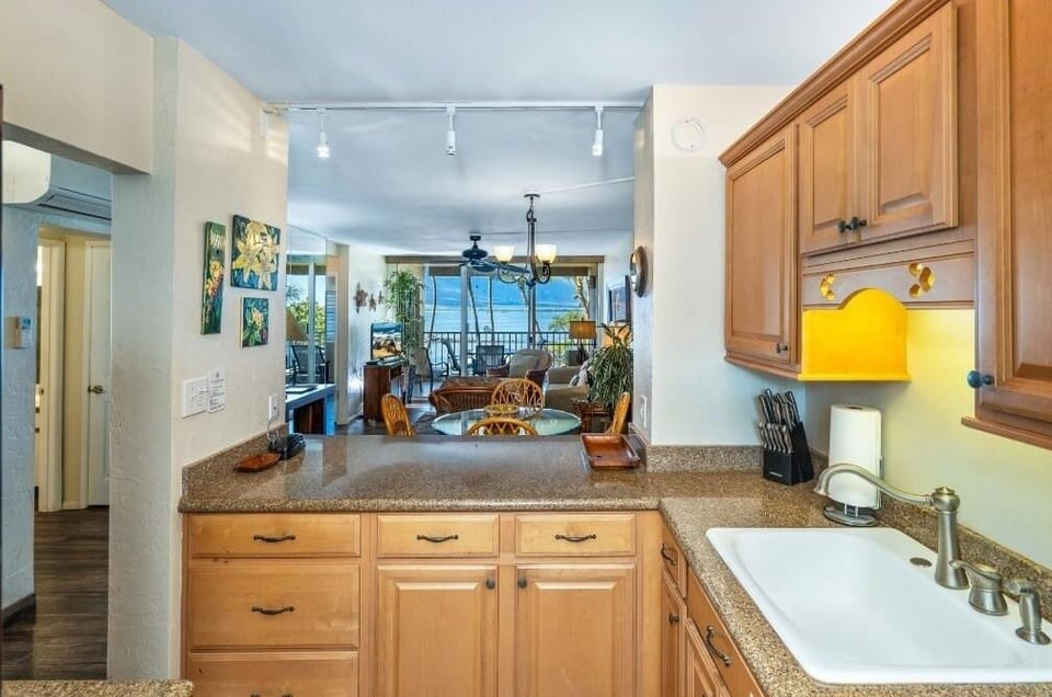 Condo, 2 Bedrooms | Interior