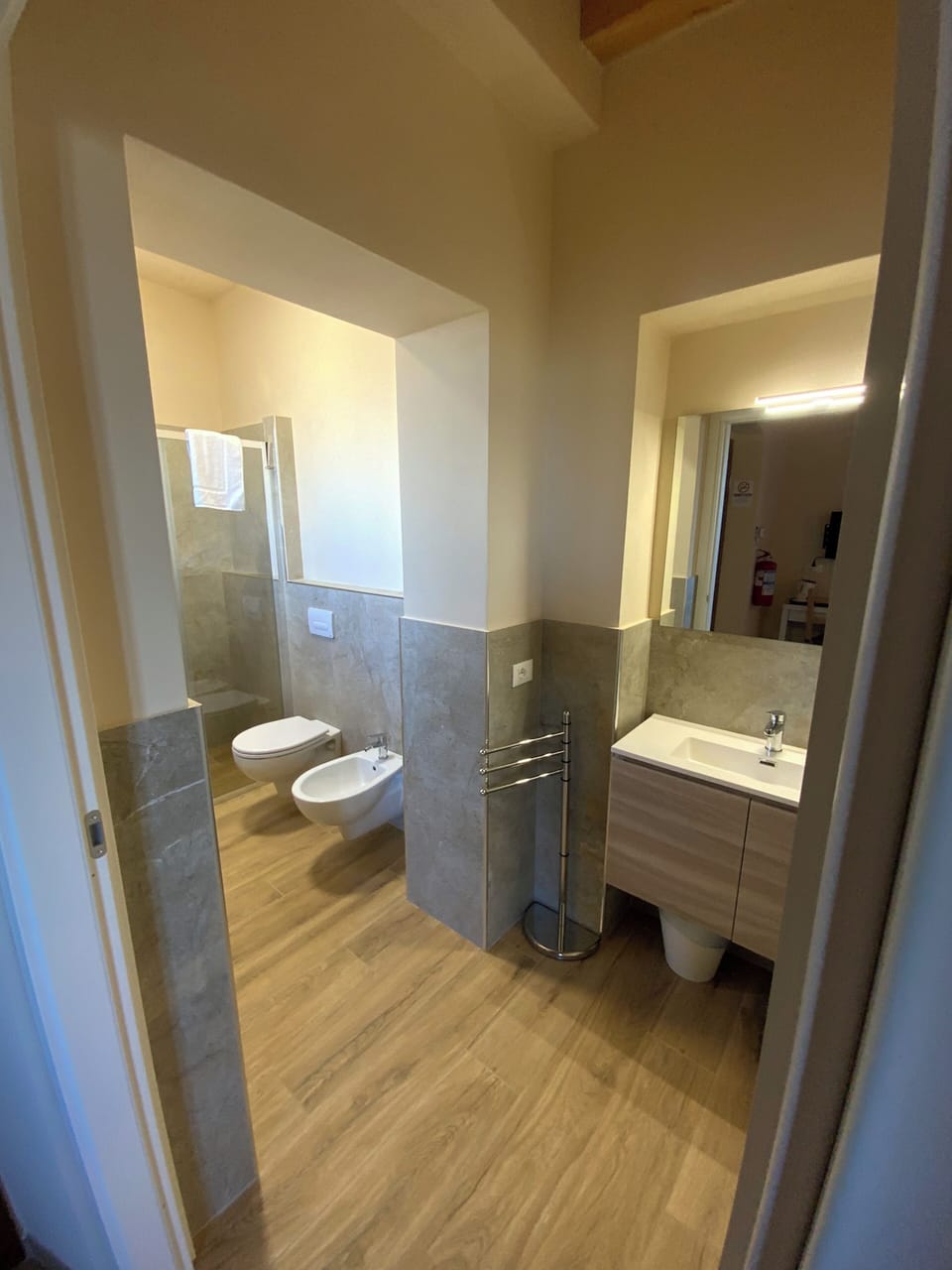 Classic Triple Room | Bathroom
