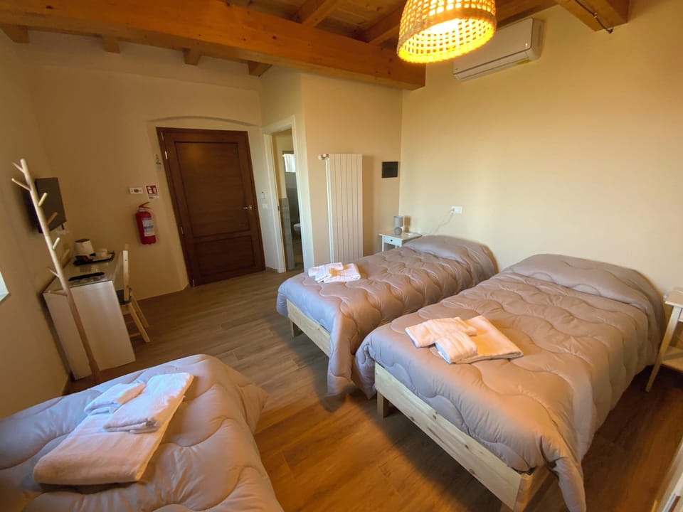 Classic Triple Room | Free WiFi