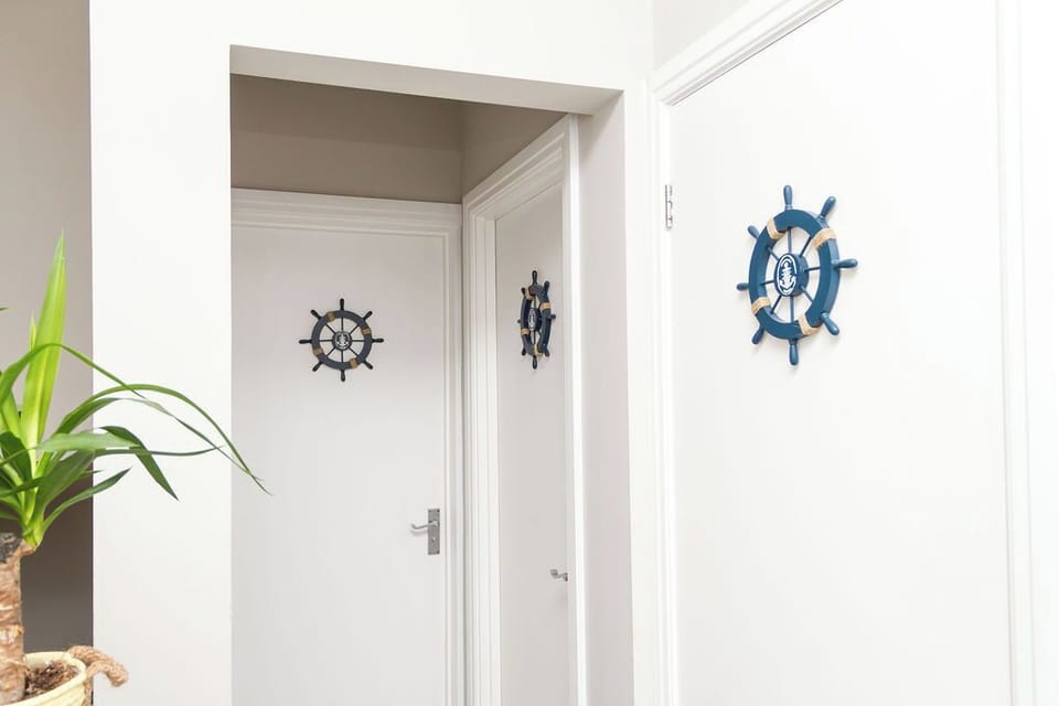 Standard Room, Shared Bathroom | Bathroom | Free toiletries, hair dryer, towels, soap