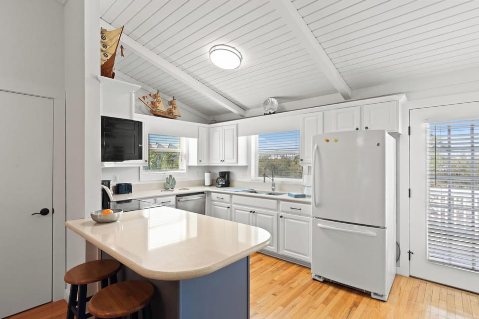Townhome, Resort View | Private kitchen | Full-size fridge, microwave, oven, stovetop