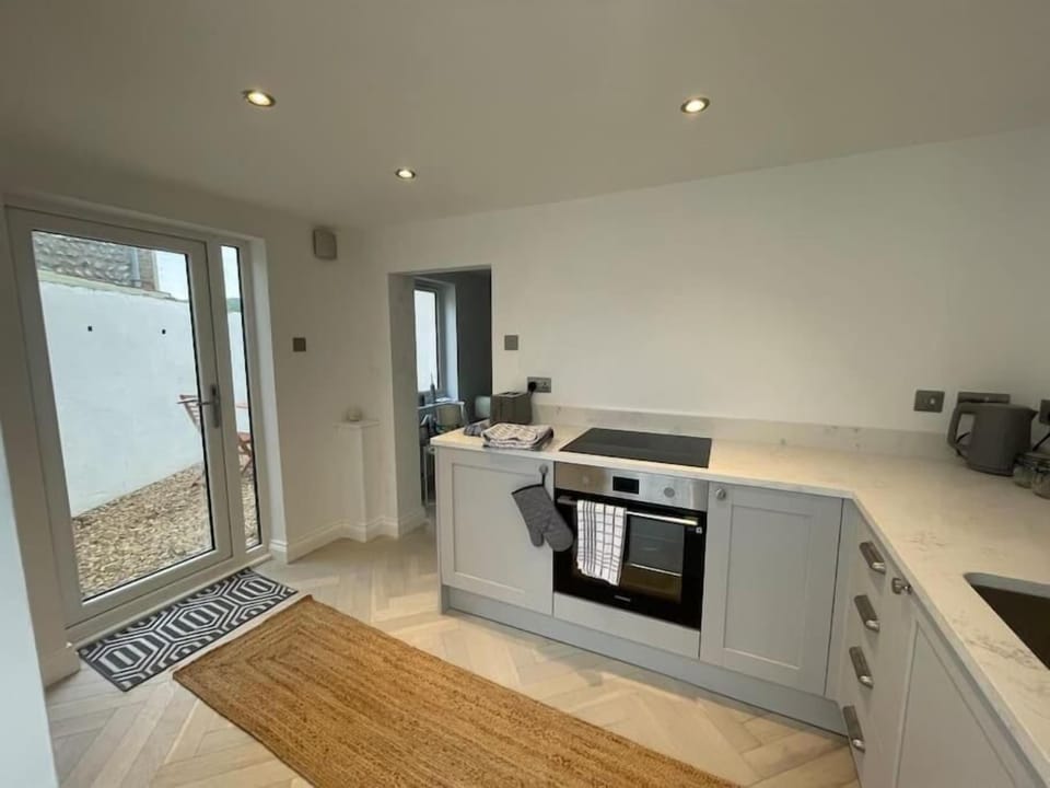 Luxury House, 3 Bedrooms | Private kitchen