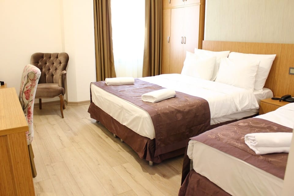 Premium bedding, minibar, in-room safe, desk