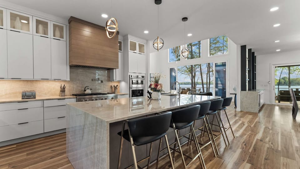 House (5 Bedrooms) | Interior