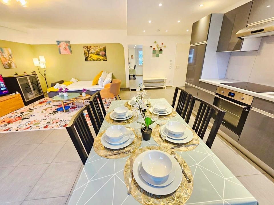 Apartment | Dining