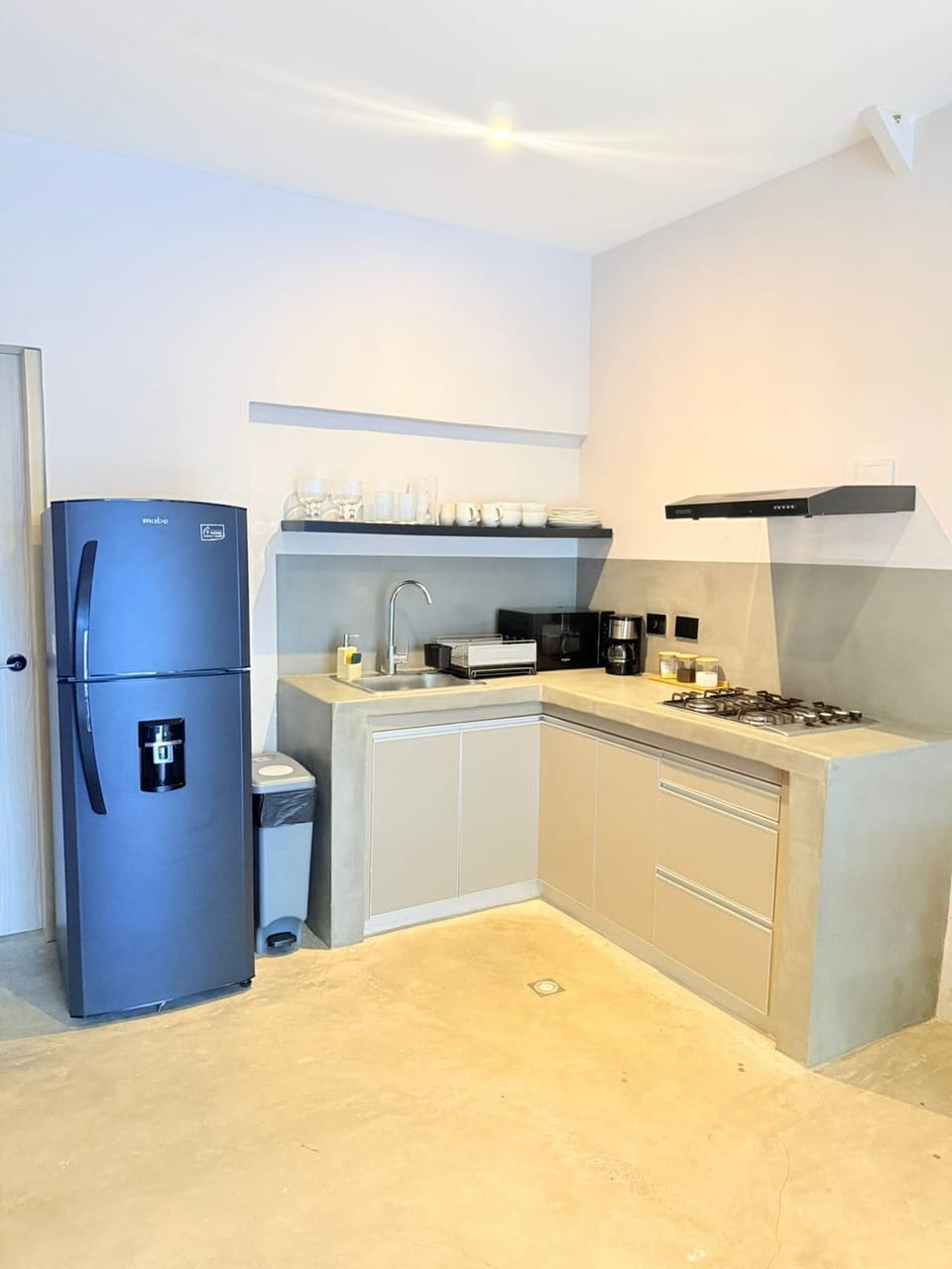 Deluxe Apartment, Patio, Garden View | Private kitchen | Coffee/tea maker
