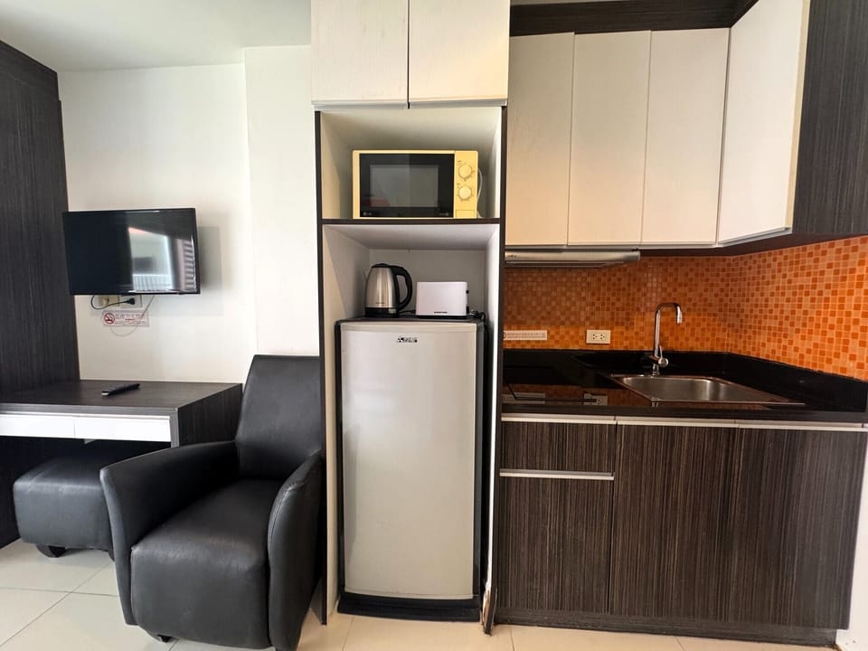 Apartment, 1 Bedroom, Smoking, Balcony | Interior